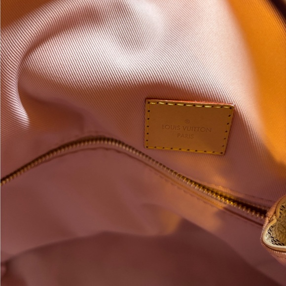 NEW Louis Vuitton GRACEFUL - Picture 6 of 8